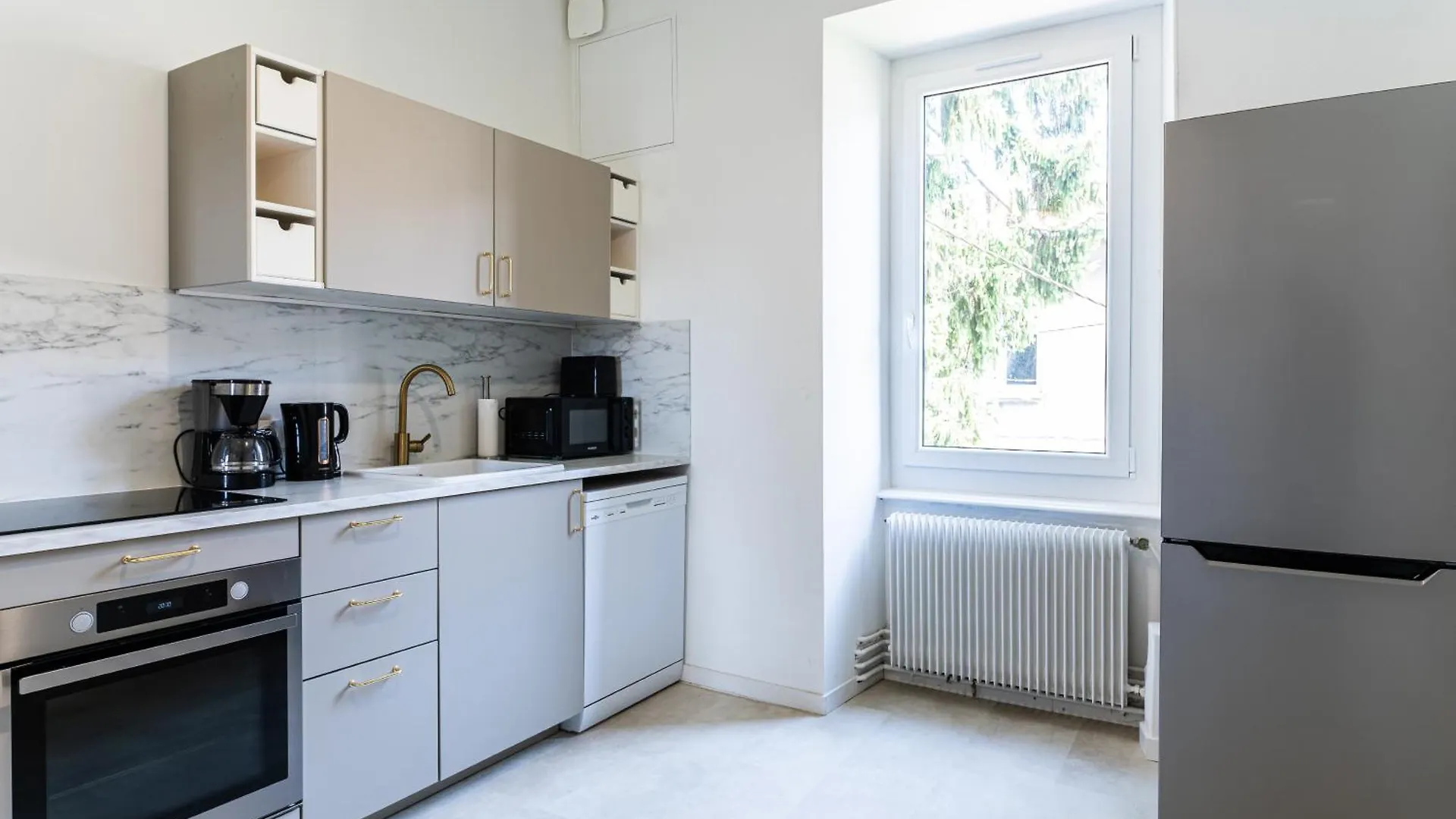 Grand Appartement Lumineux Avec Balcon Bourg-en-Bresse 0*,  France